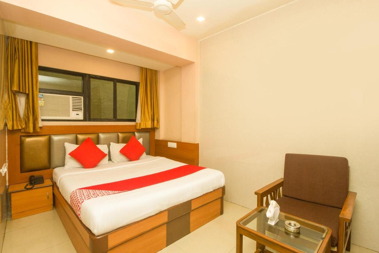 OYO 7727 Hotel Sarovar Grand Kalamboli Buitenkant foto