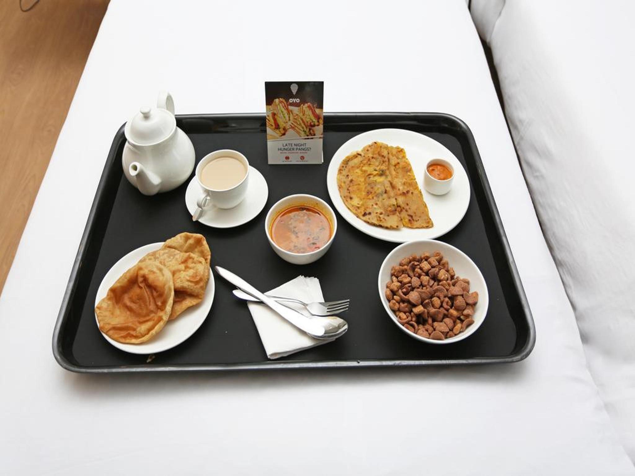 OYO 7727 Hotel Sarovar Grand Kalamboli Buitenkant foto