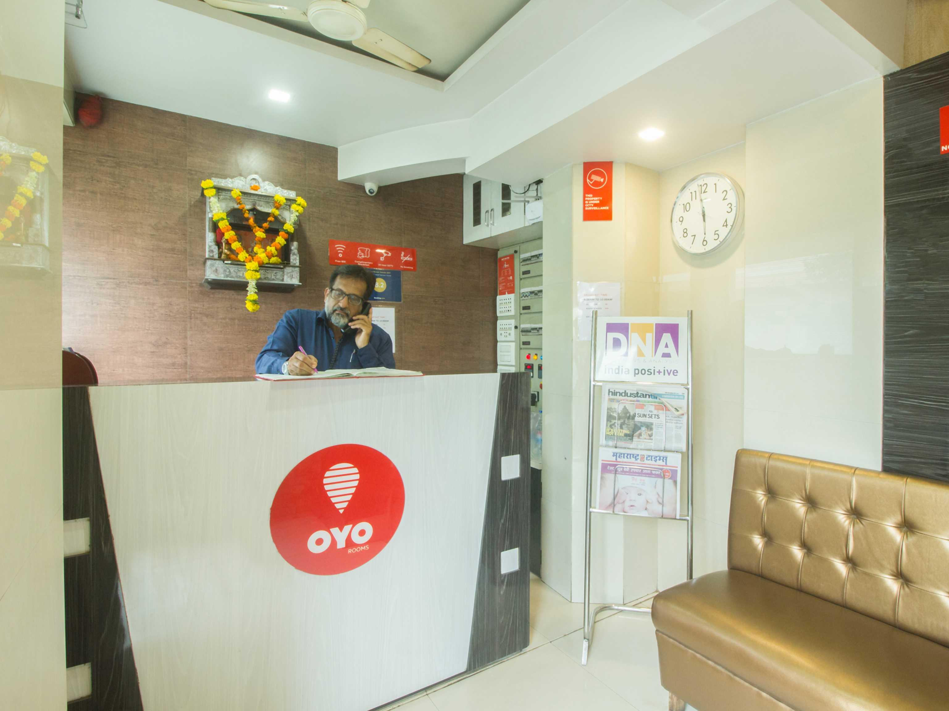 OYO 7727 Hotel Sarovar Grand Kalamboli Buitenkant foto