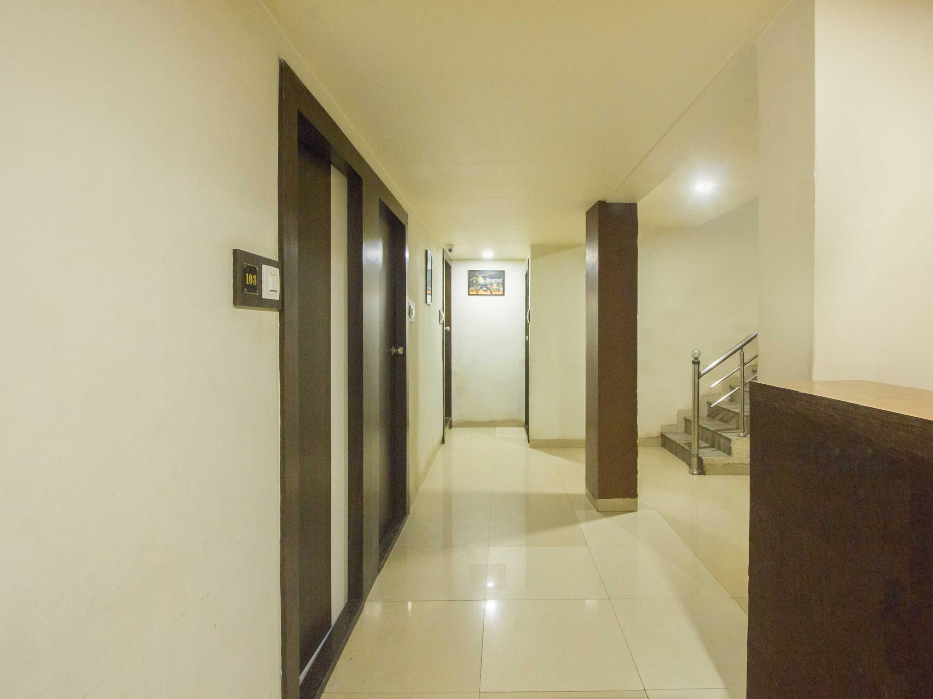 OYO 7727 Hotel Sarovar Grand Kalamboli Buitenkant foto