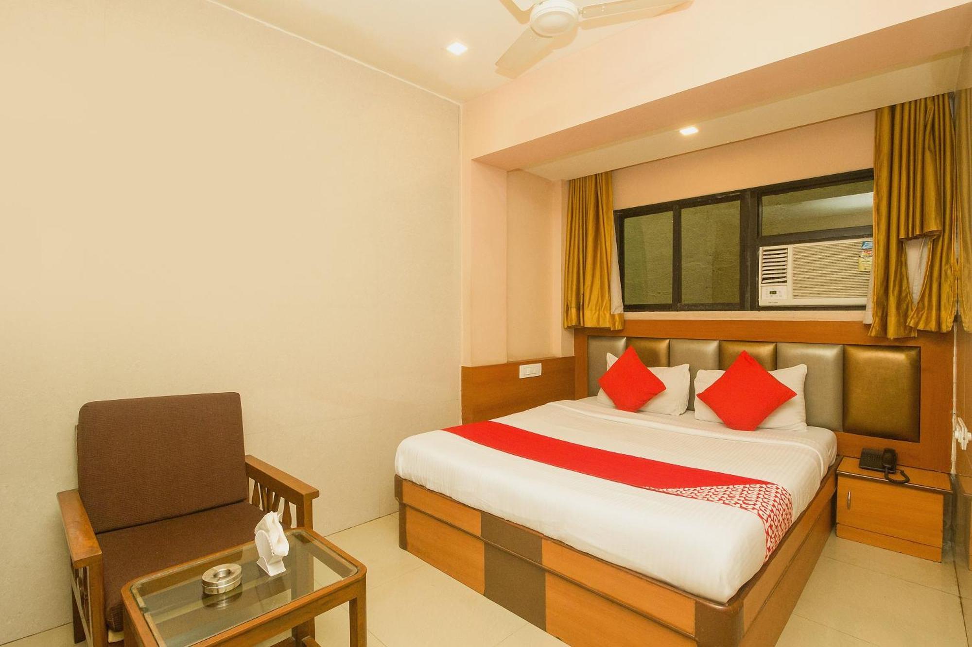 OYO 7727 Hotel Sarovar Grand Kalamboli Buitenkant foto