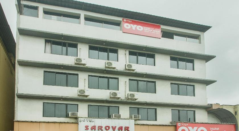 OYO 7727 Hotel Sarovar Grand Kalamboli Buitenkant foto