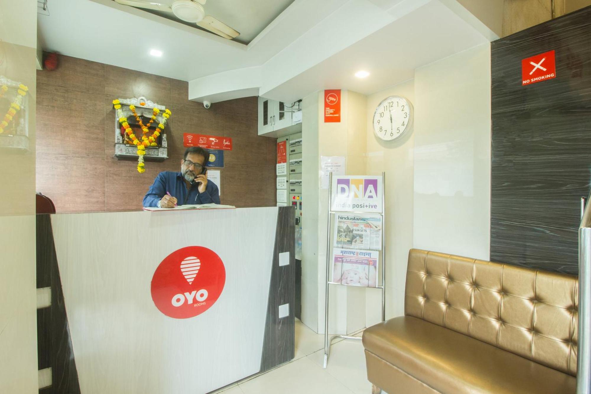 OYO 7727 Hotel Sarovar Grand Kalamboli Buitenkant foto