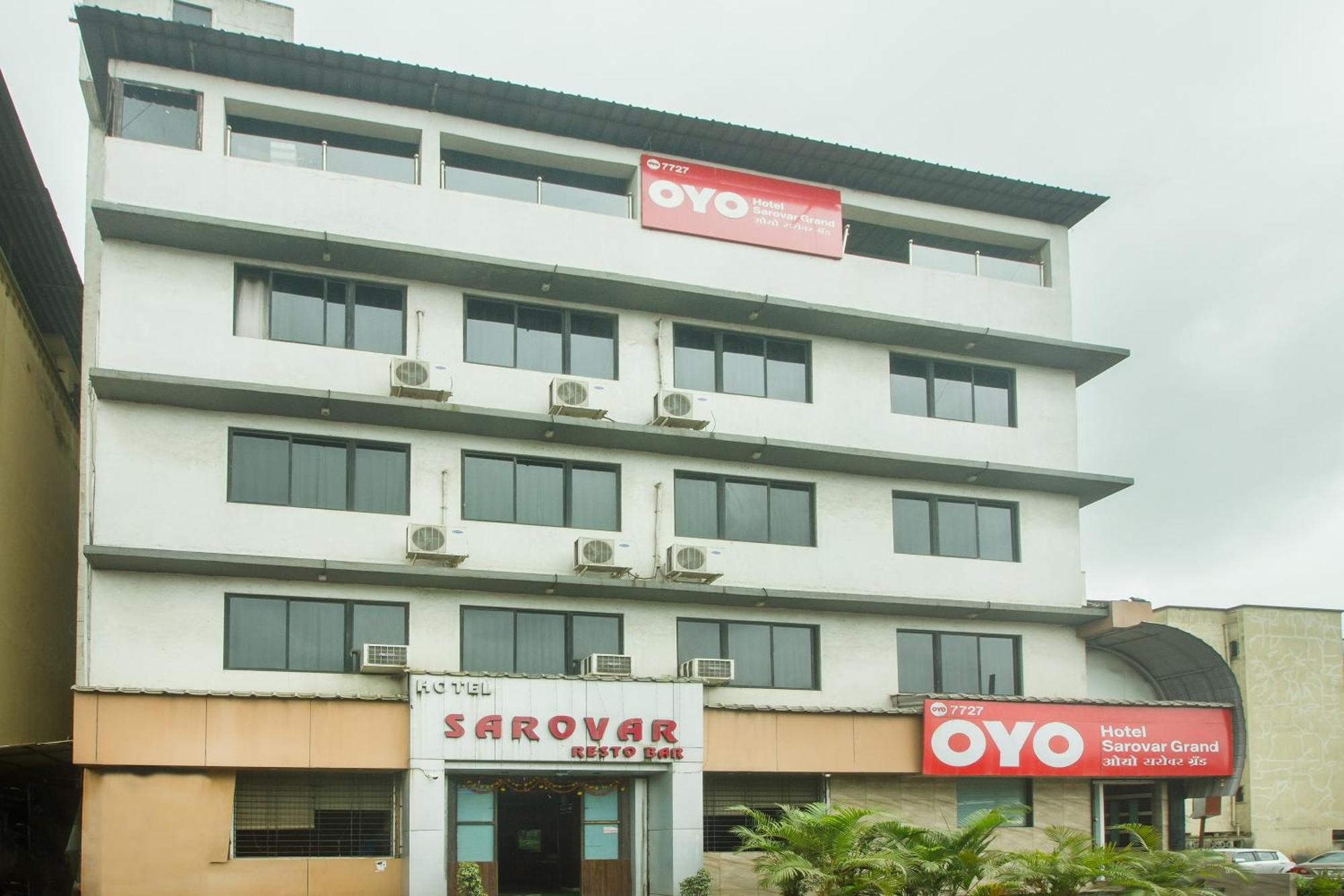 OYO 7727 Hotel Sarovar Grand Kalamboli Buitenkant foto